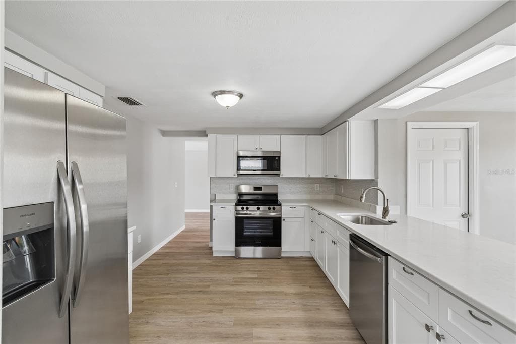 11130 TAMARIX AVE, PORT RICHEY, FL 34668 — zdjęcie 5