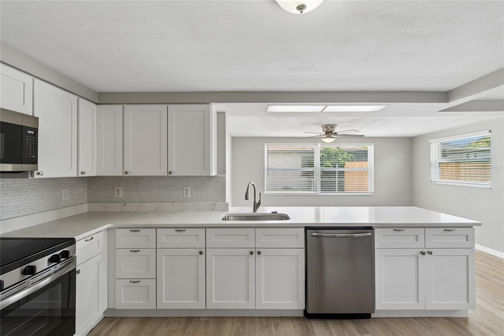 11130 TAMARIX AVE, PORT RICHEY, FL 34668 — zdjęcie 4
