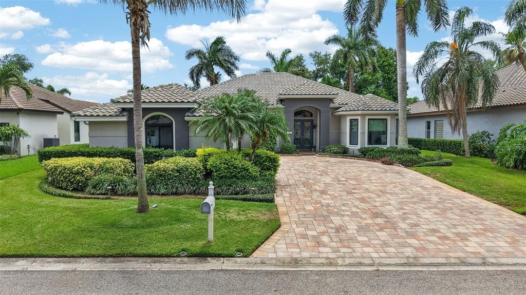 820 SAND PINE DRIVE NE, ST PETERSBURG, FL 33703 — zdjęcie 2