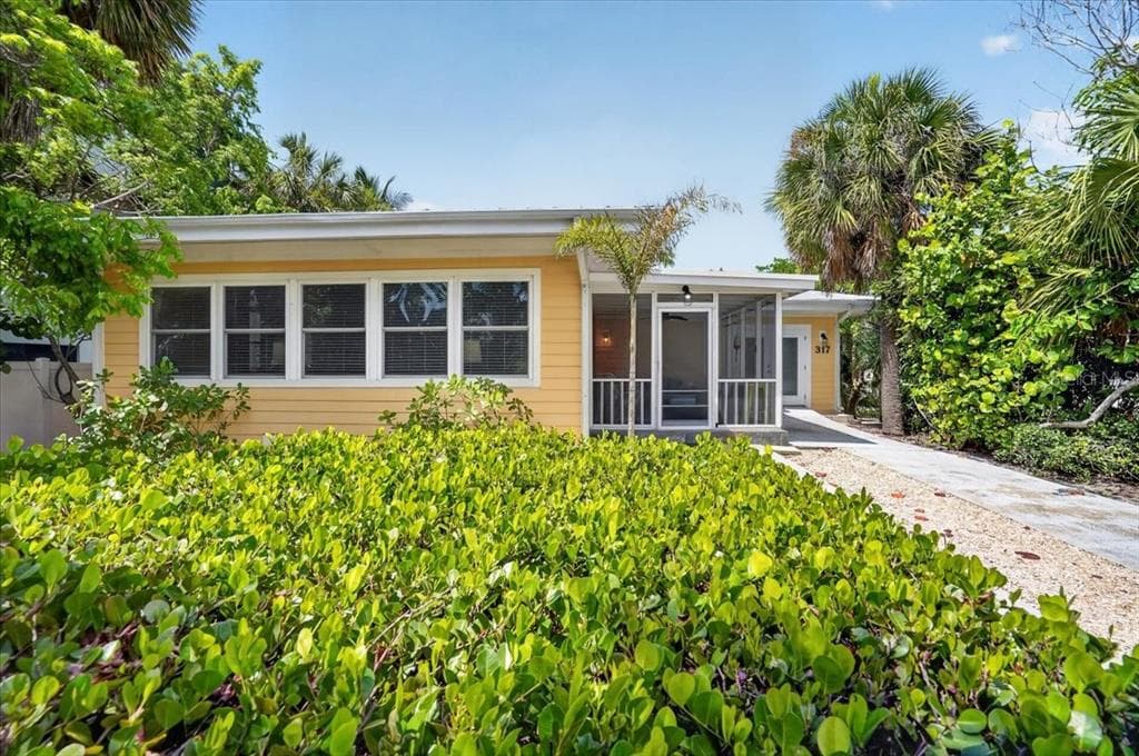 317 N BAY BOULEVARD, ANNA MARIA, FL 34216 — zdjęcie 2