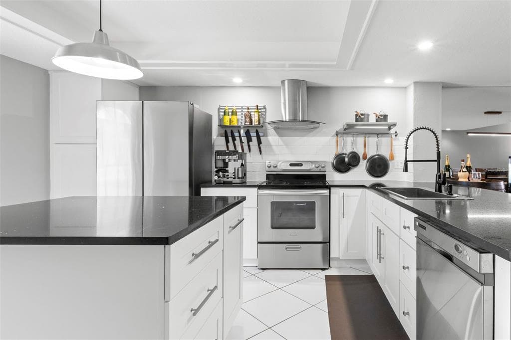 737 PINELLAS BAYWAY S # 308, ST PETERSBURG, FL 33715 — zdjęcie 3
