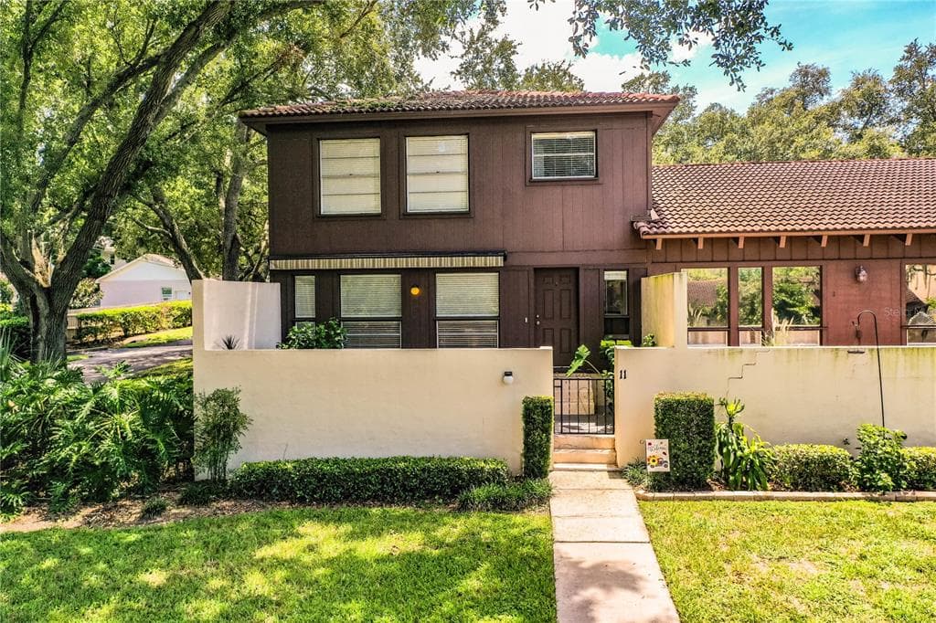 11 LOMA VERDE # 11, LAKELAND, FL 33813