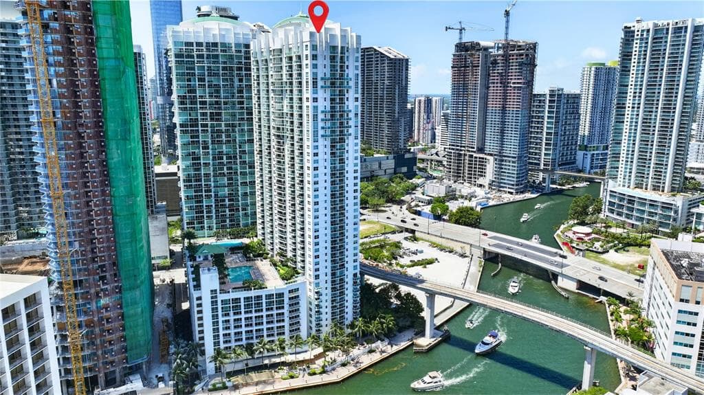 31 SE 5TH STREET # 203, MIAMI, FL 33131
