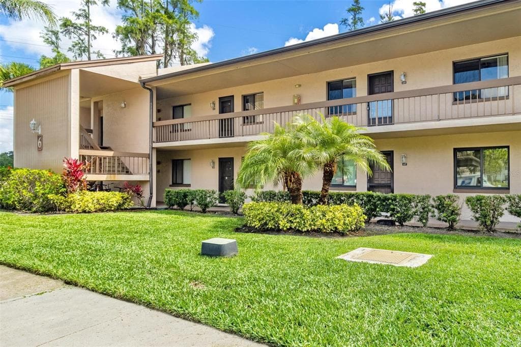 108 WOODLANDS COURT # 108, OLDSMAR, FL 34677