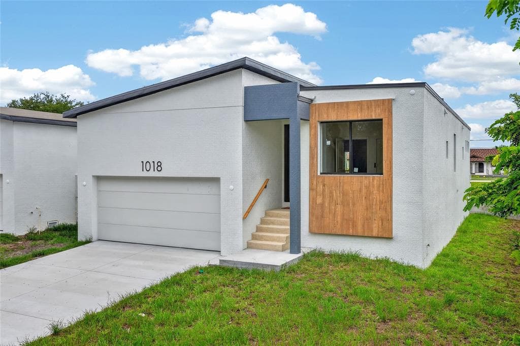 1018 S MARLIN DRIVE, PUNTA GORDA, FL 33950