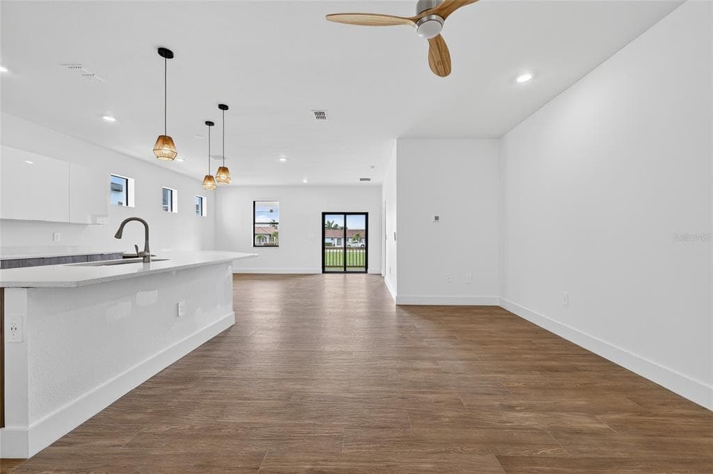 1018 S MARLIN DRIVE, PUNTA GORDA, FL 33950 — zdjęcie 5