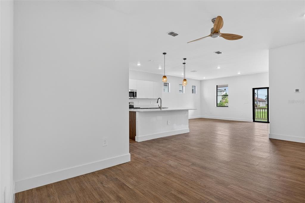 1018 S MARLIN DRIVE, PUNTA GORDA, FL 33950 — zdjęcie 4