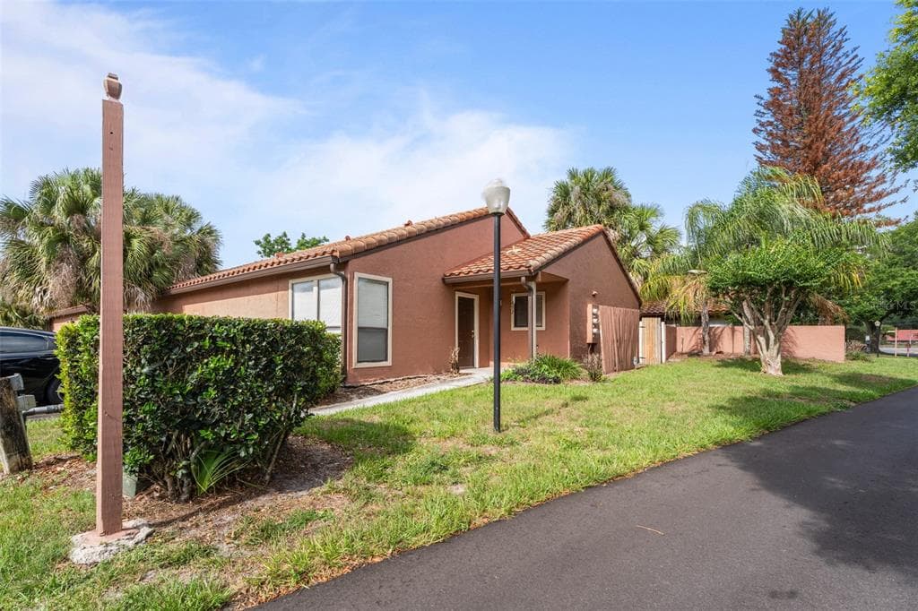 652 SAINT JHONS # 652, WINTER PARK, FL 32792