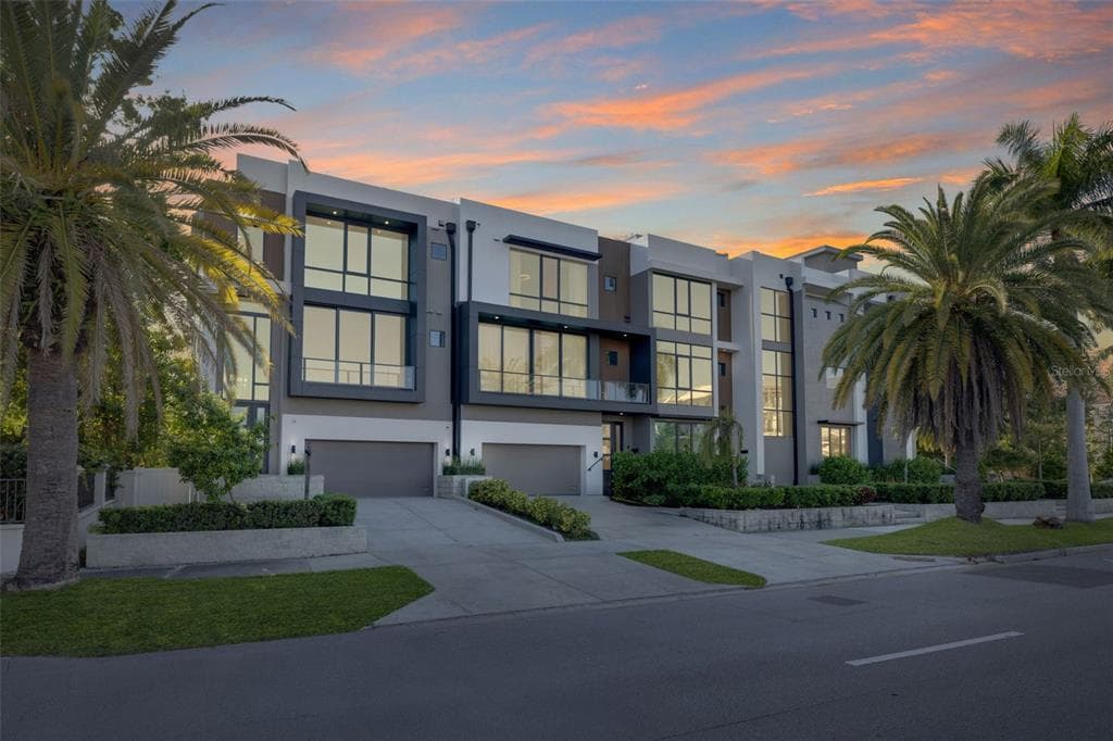 98 W DAVIS BOULEVARD, TAMPA, FL 33606
