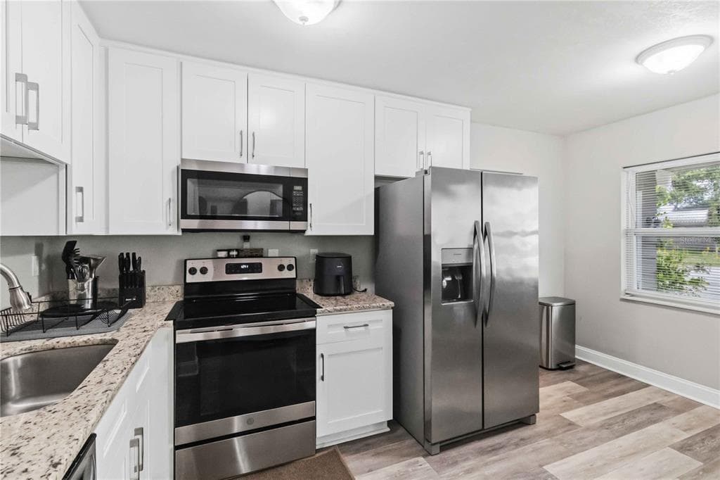 7012 40TH AVENUE N, ST PETERSBURG, FL 33709 — zdjęcie 2