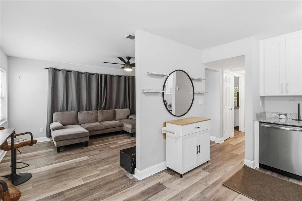 7012 40TH AVENUE N, ST PETERSBURG, FL 33709 — zdjęcie 3
