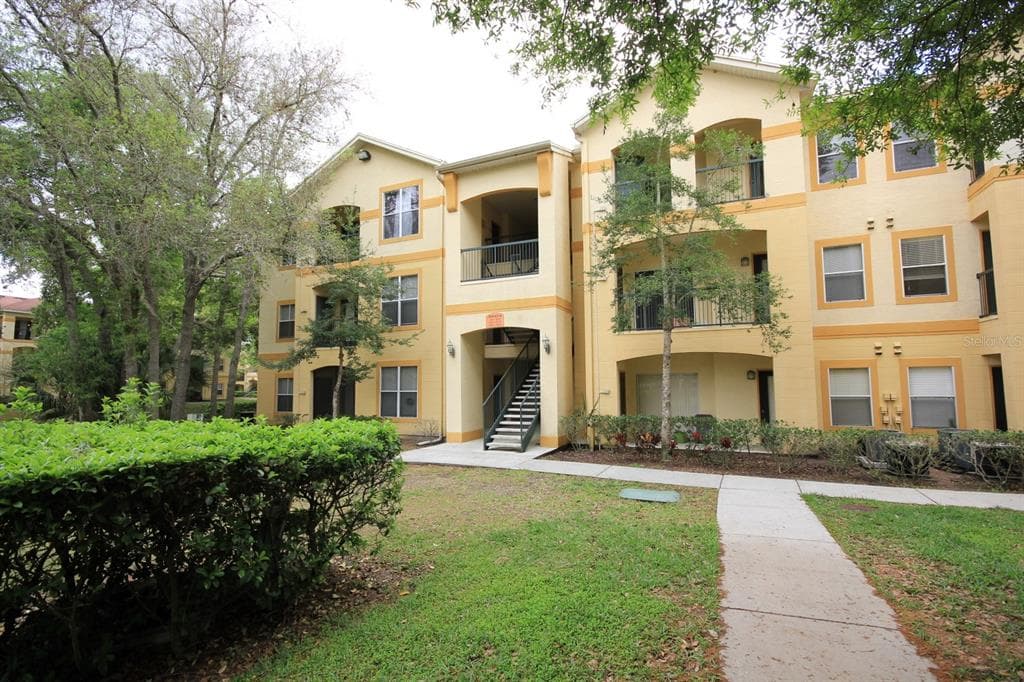 5608 PINNACLE HEIGHTS CIRCLE # 307, TAMPA, FL 33624