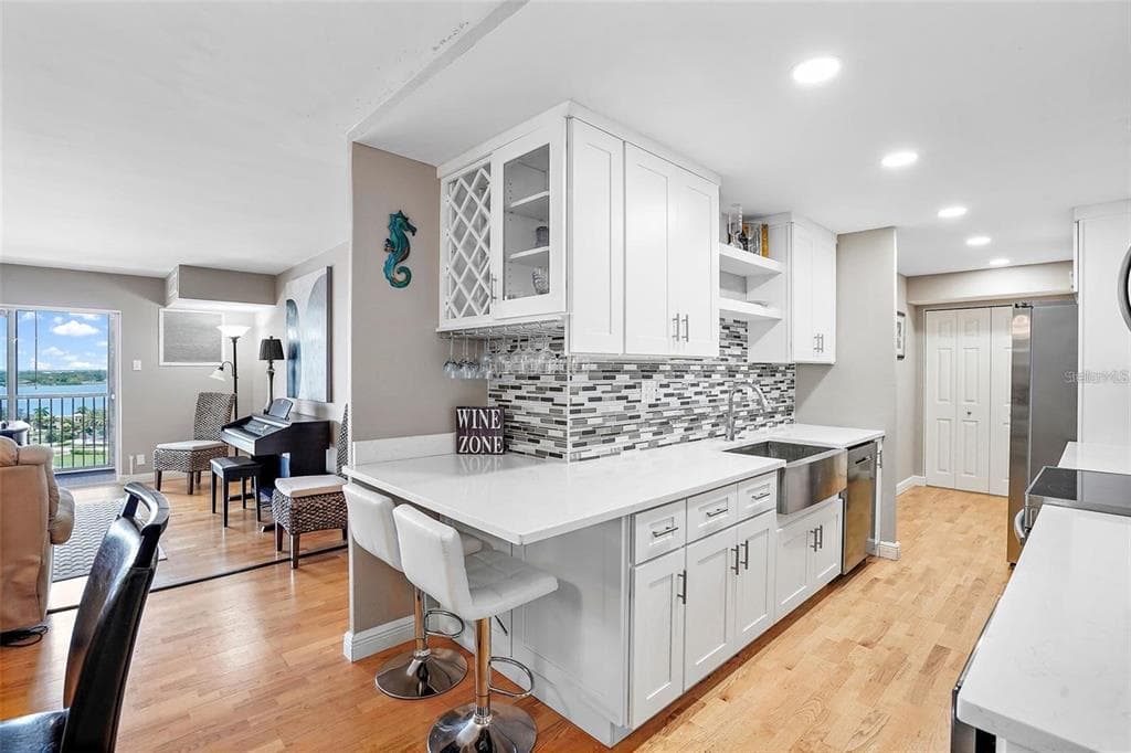 10355 PARADISE BOULEVARD # 1010-1011, ST PETERSBURG, FL 33706 — zdjęcie 4