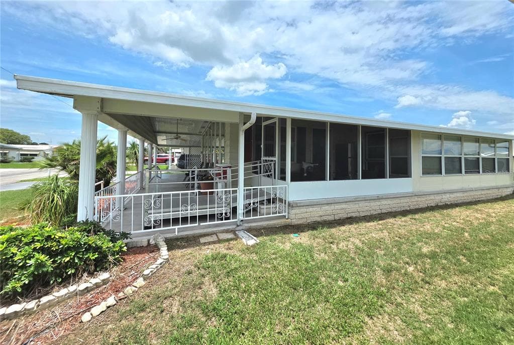5334 COMANCHE STREET, ZEPHYRHILLS, FL 33542 — zdjęcie 3