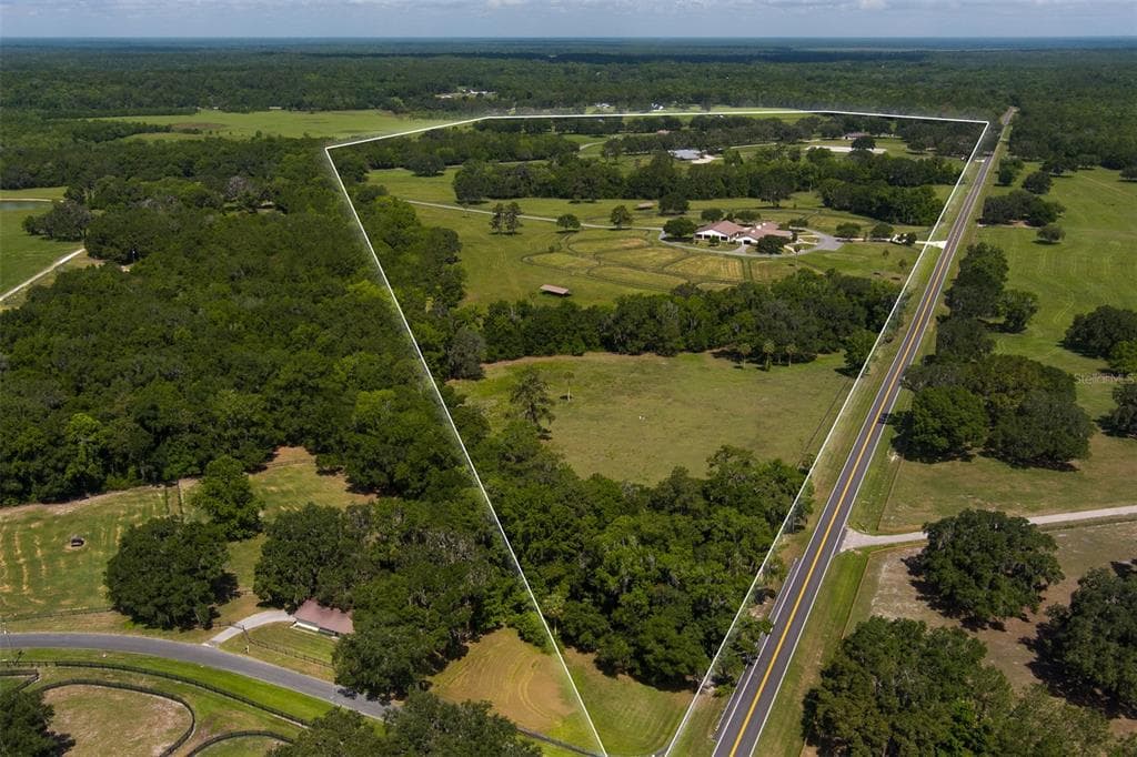 9504 NW HWY 320, MICANOPY, FL 32667 — zdjęcie 2