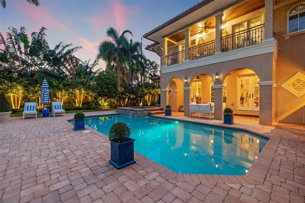 1124 SEVILLE LANE NE, ST PETERSBURG, FL 33704 — zdjęcie 2