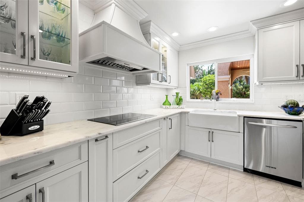 1124 SEVILLE LANE NE, ST PETERSBURG, FL 33704 — zdjęcie 5