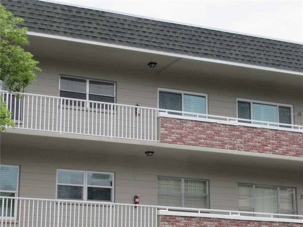 2426 PERSIAN DRIVE # 56, CLEARWATER, FL 33763 — zdjęcie 4