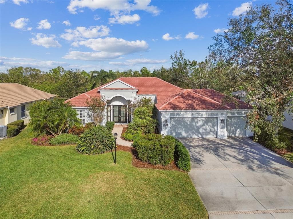 6815 HONEYSUCKLE TRAIL, LAKEWOOD RANCH, FL 34202