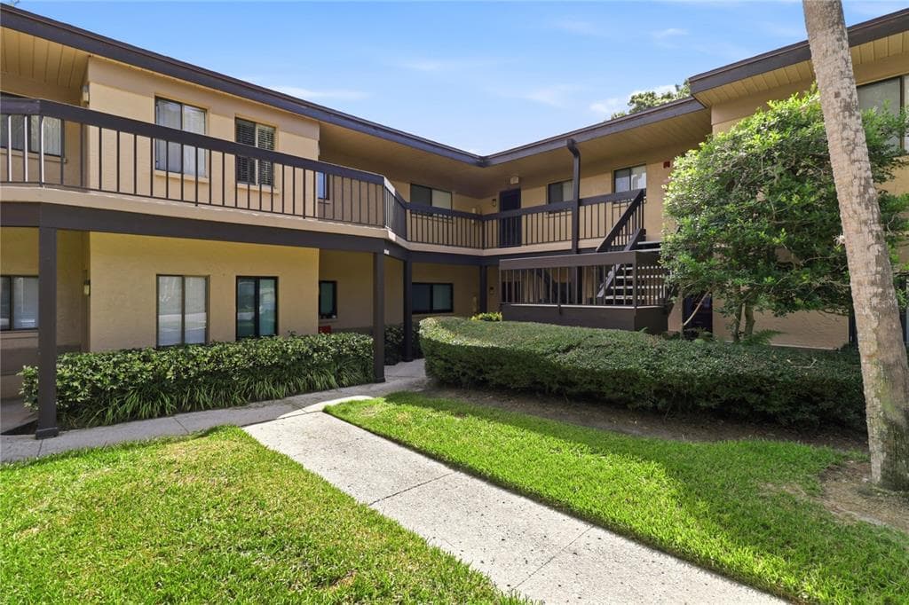 2685 SABAL SPRINGS CIRCLE # 105, CLEARWATER, FL 33761