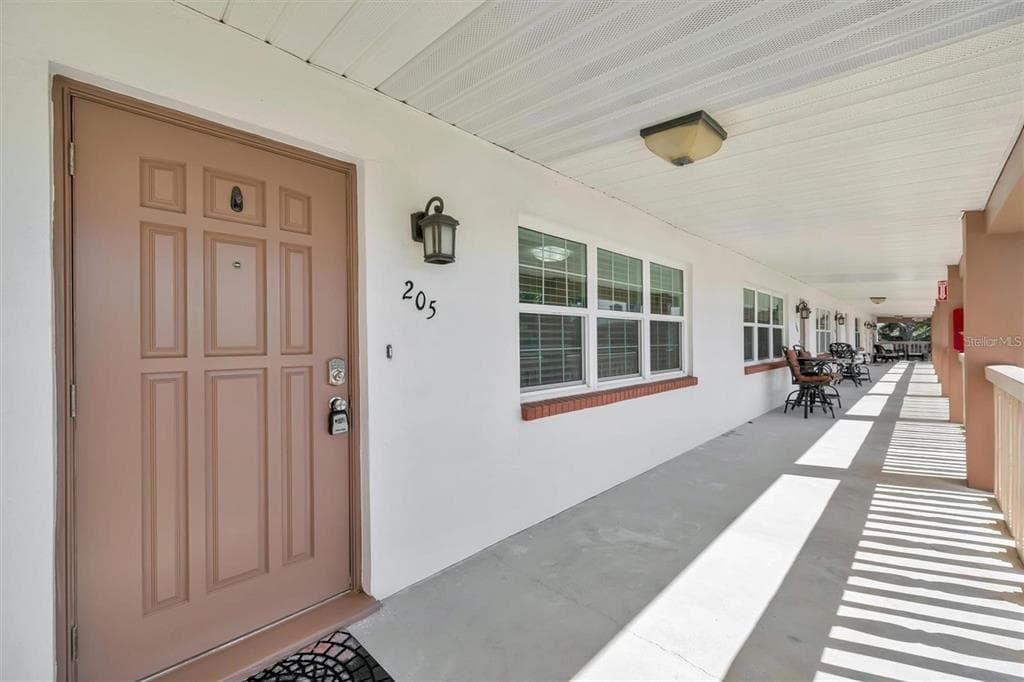 650 PINELLAS POINT DRIVE S # #205, ST PETERSBURG, FL 33705 — zdjęcie 2
