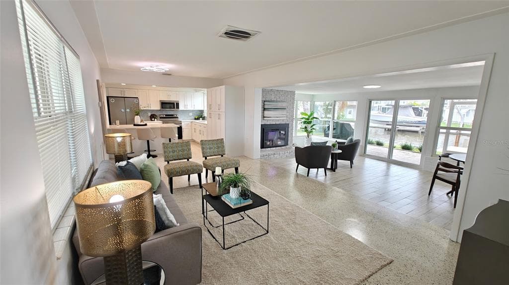 8521 42ND AVENUE N, ST PETERSBURG, FL 33709 — zdjęcie 2