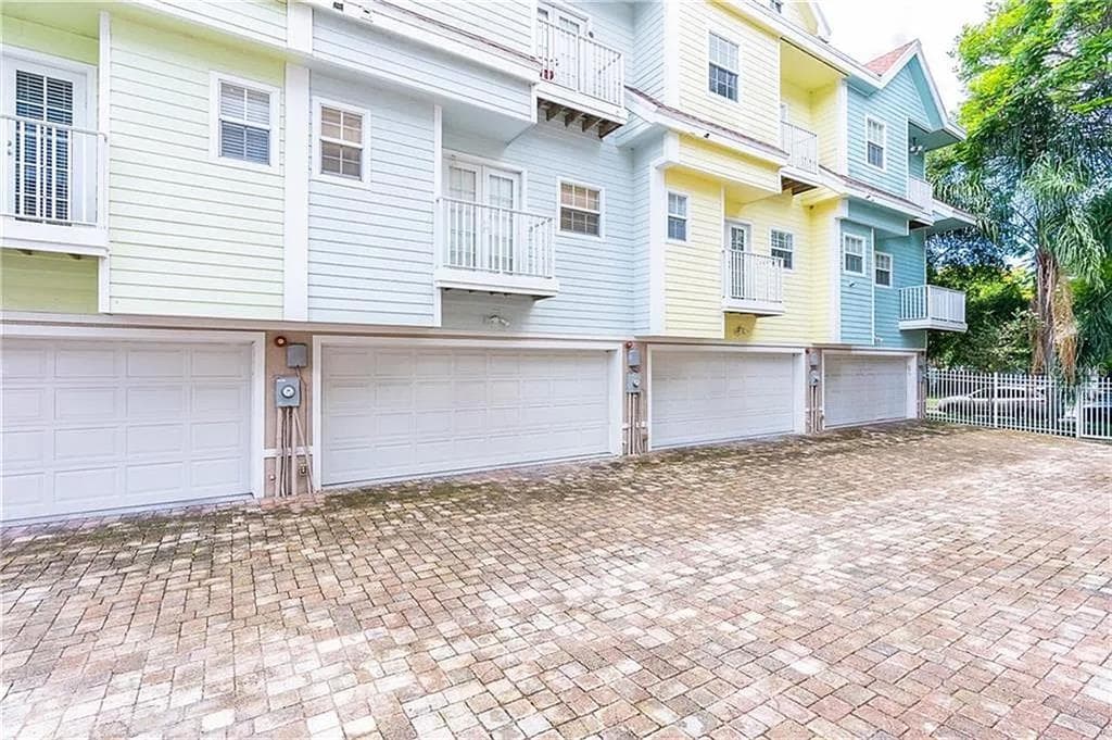 827 GROVE STREET N, ST PETERSBURG, FL 33701 — zdjęcie 2