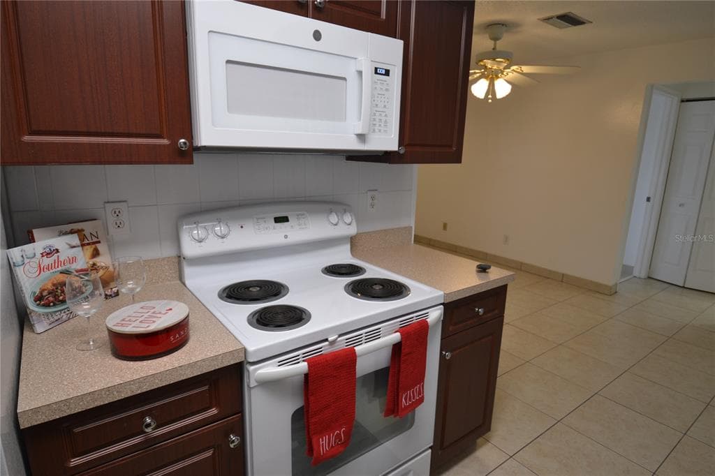 2357 WHITE OAK CIRCLE, CLEARWATER, FL 33763 — zdjęcie 4