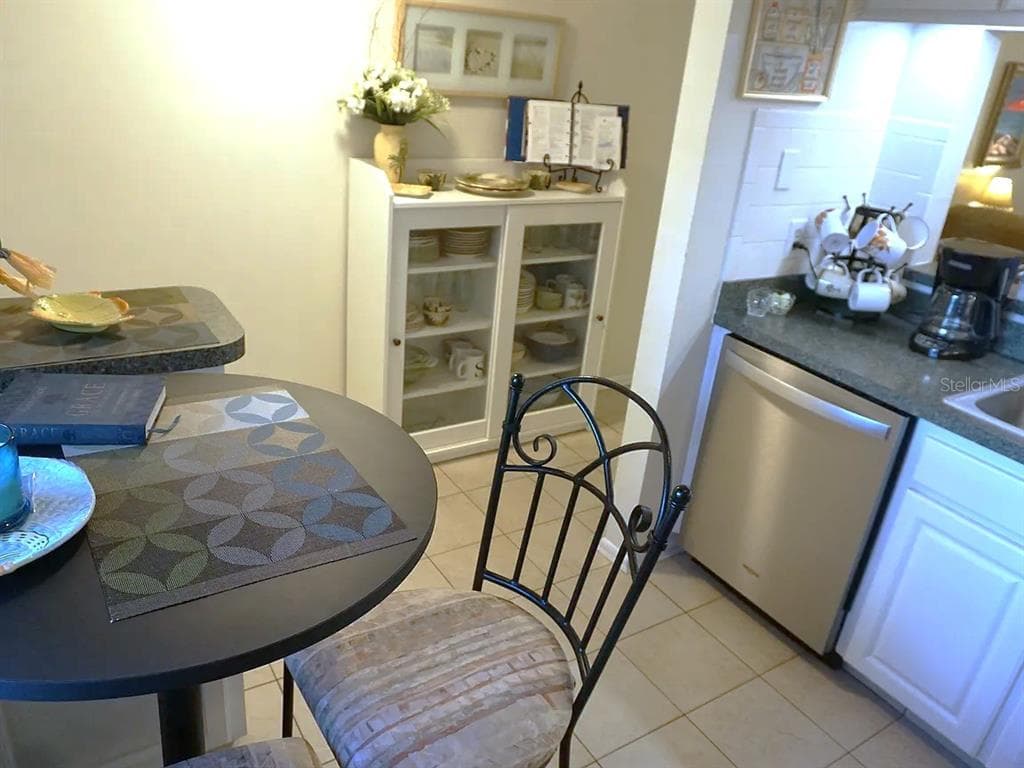 841 PATRICIA AVENUE # 206, DUNEDIN, FL 34698 — zdjęcie 4