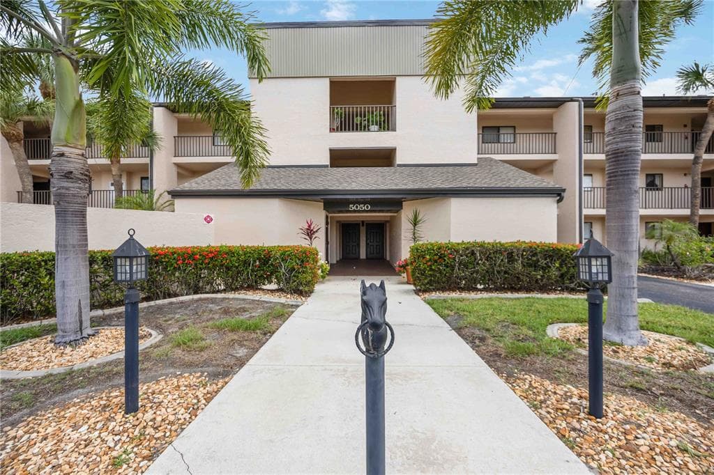 5050 MARIANNE KEY ROAD # 1B, PUNTA GORDA, FL 33955
