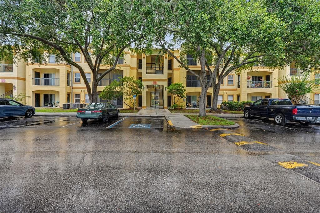 5602 PINNACLE HEIGHTS CIRCLE # 108, TAMPA, FL 33624