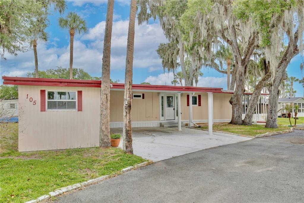 105 CANAL VIEW, EUSTIS, FL 32726