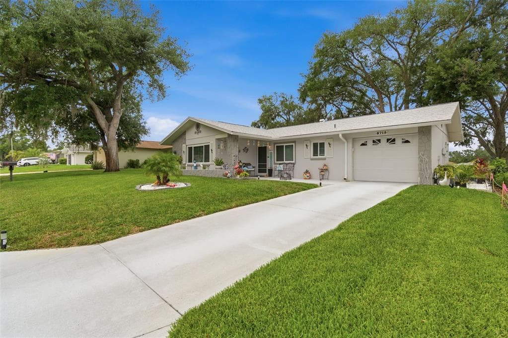 8715 BENTON DRIVE, PORT RICHEY, FL 34668 — zdjęcie 2