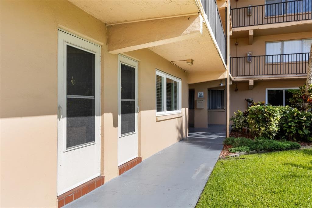 2525 W BAY DRIVE # D13, LARGO, FL 33770 — zdjęcie 5