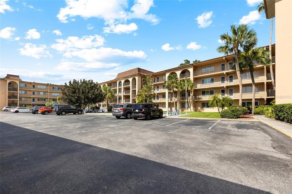 2525 W BAY DRIVE # D13, LARGO, FL 33770 — zdjęcie 4