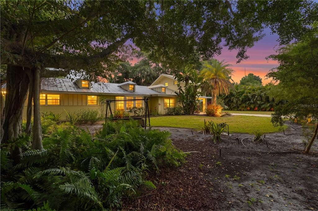 2480 ALAMEDA AVENUE, SARASOTA, FL 34234
