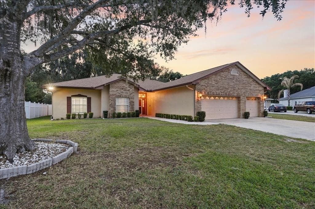 448 LAKE HARRIS DRIVE, LAKELAND, FL 33813