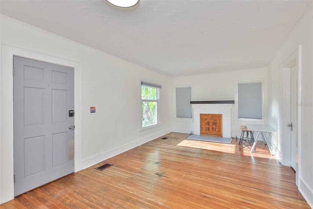 340 MOFFETT COURT N, ST PETERSBURG, FL 33701 — zdjęcie 2