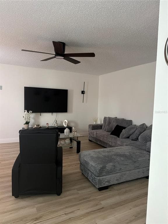 9218 TUDOR DRIVE # P101, TAMPA, FL 33615 — zdjęcie 3