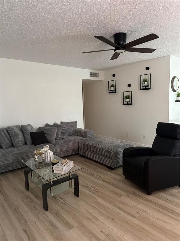 9218 TUDOR DRIVE # P101, TAMPA, FL 33615 — zdjęcie 4