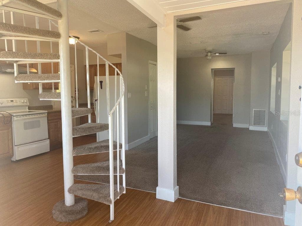 741 W OSCEOLA STREET, CLERMONT, FL 34711 — zdjęcie 2
