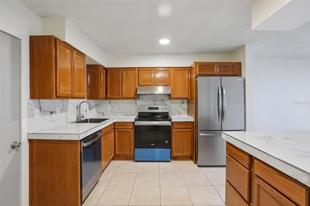 15134 VERONA AVENUE, CLEARWATER, FL 33760 — zdjęcie 4