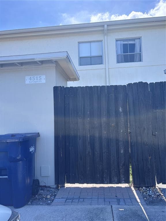 4515 LA CAPRI COURT, TAMPA, FL 33611 — zdjęcie 2