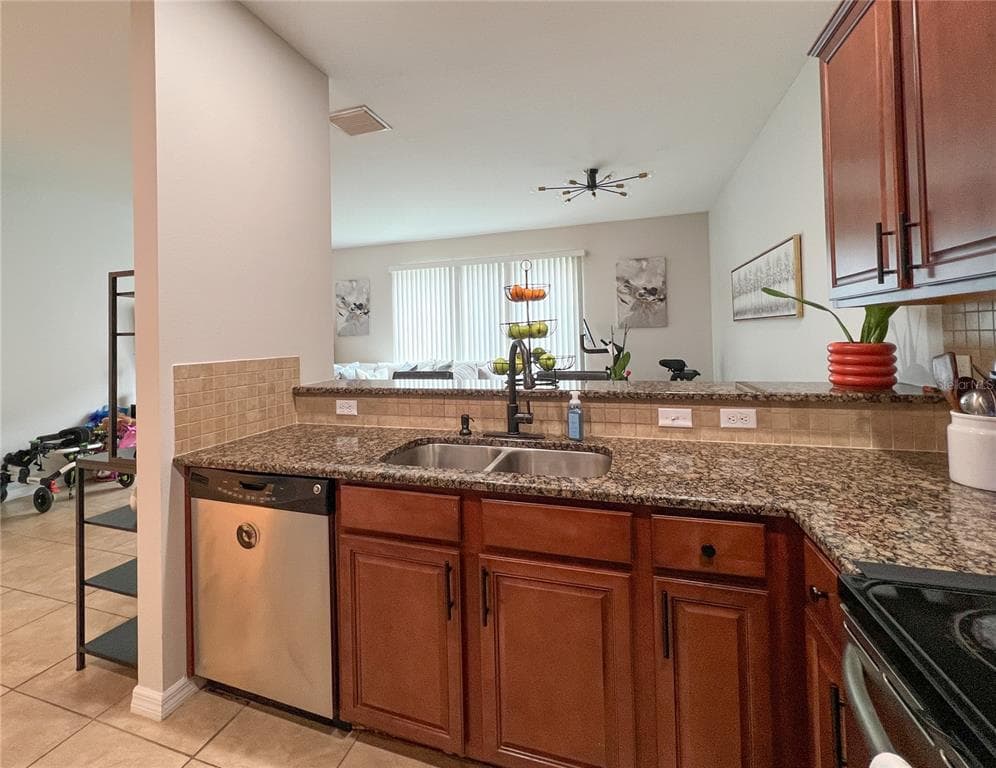 772 SPRING FLOWERS TRAIL, BRANDON, FL 33511 — zdjęcie 4