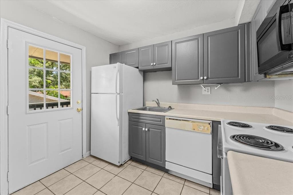 12407 OAK CEDAR PLACE # 202, TAMPA, FL 33612 — zdjęcie 3