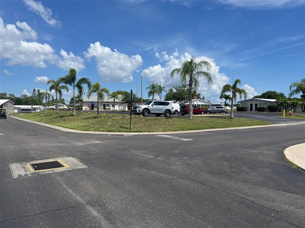 12 THATCH PALM STREET W, LARGO, FL 33770 — zdjęcie 4