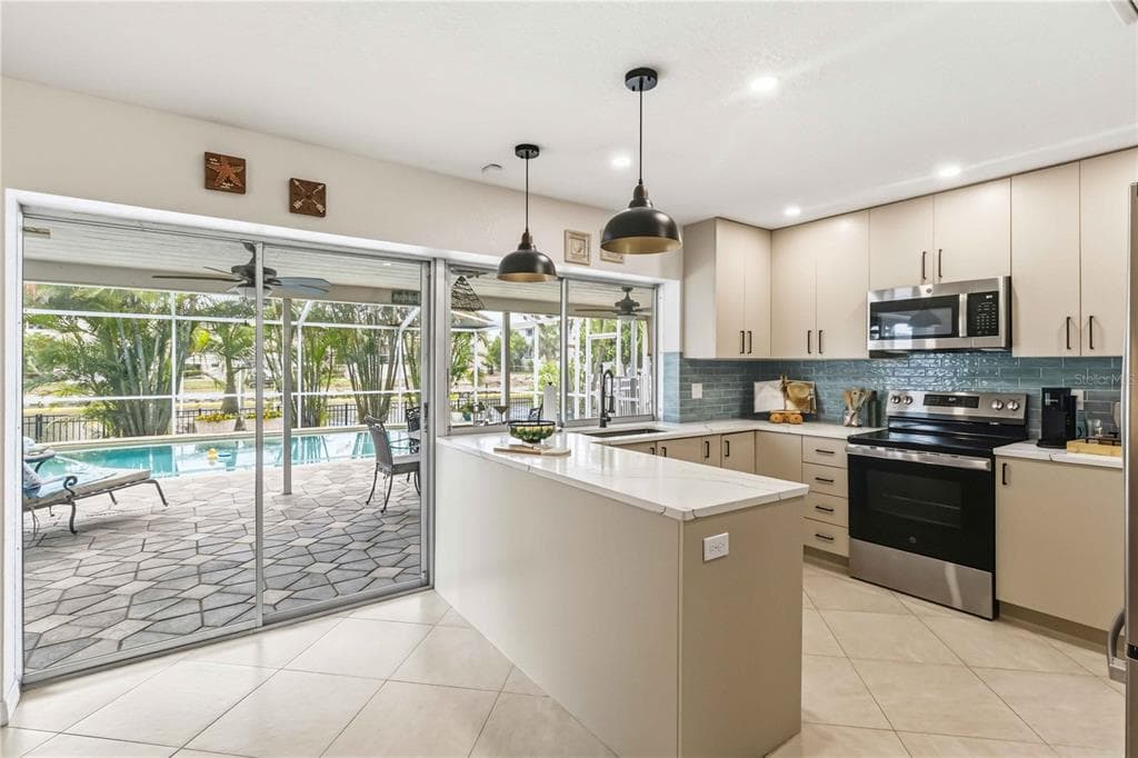 1004 SPINDLE PALM WAY, APOLLO BEACH, FL 33572 — zdjęcie 5