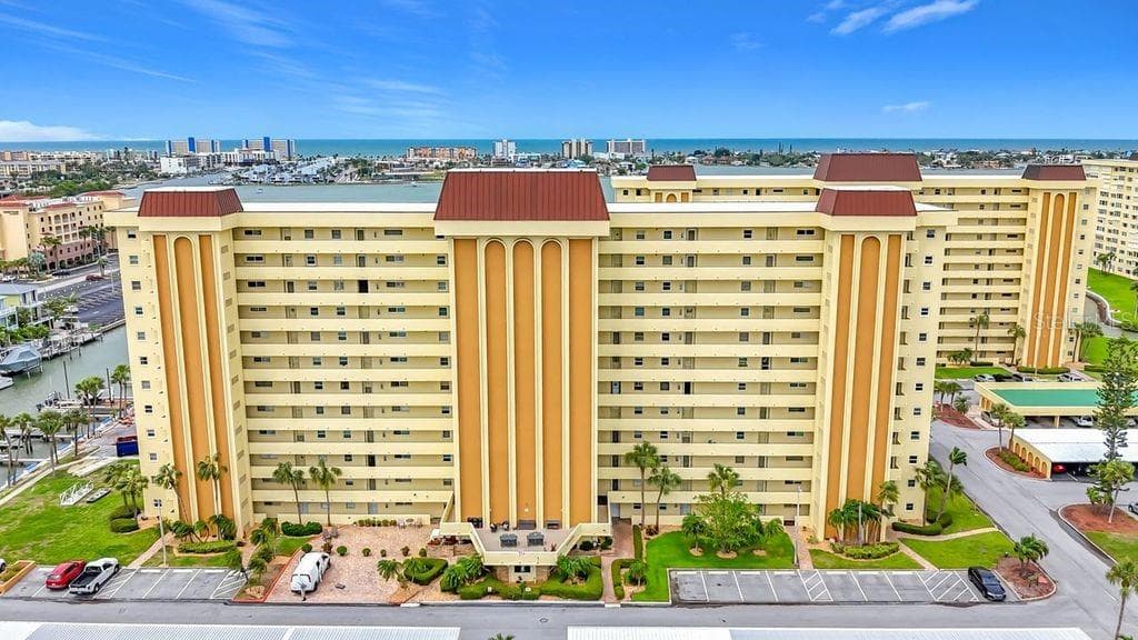 4550 COVE CIRCLE # 302, ST PETERSBURG, FL 33708 — zdjęcie 5
