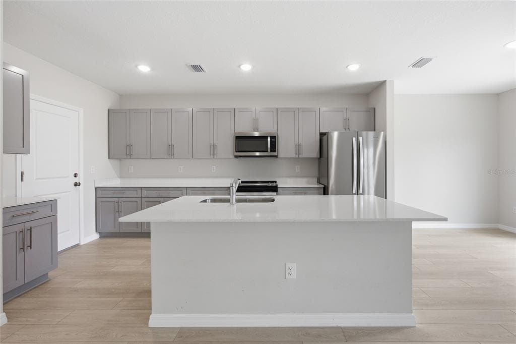 37114 SAGEMOOR DRIVE, ZEPHYRHILLS, FL 33541 — zdjęcie 5