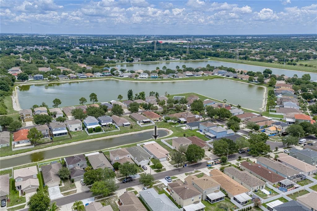 8160 CANTERBURY LAKE BOULEVARD, TAMPA, FL 33619 — zdjęcie 2